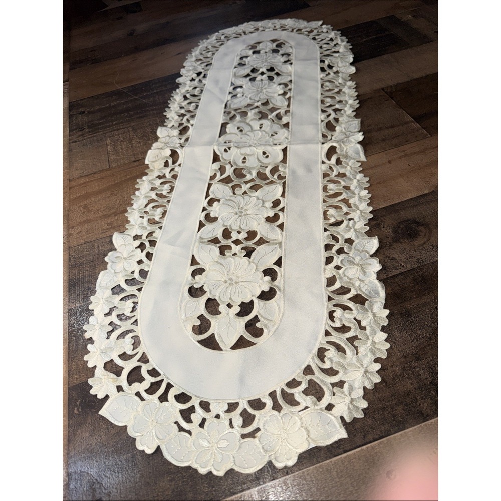 Vintage Jabara Embroidered Cutwork Table Runner Cream Floral 34x13 Dresser Scarf